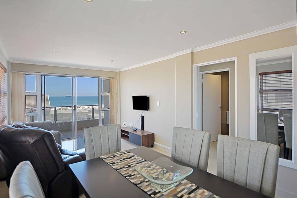 Load-Shedding Free 2 Bedroom Beachfront Apartment With Sea Views 布鲁堡史特兰 外观 照片
